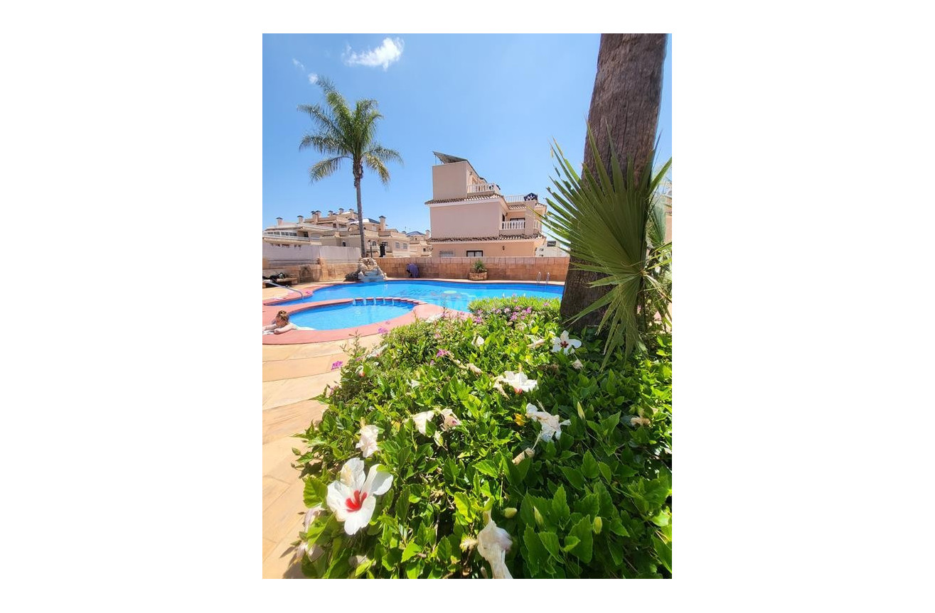 Resale - Villa - Torrevieja - Costa Blanca