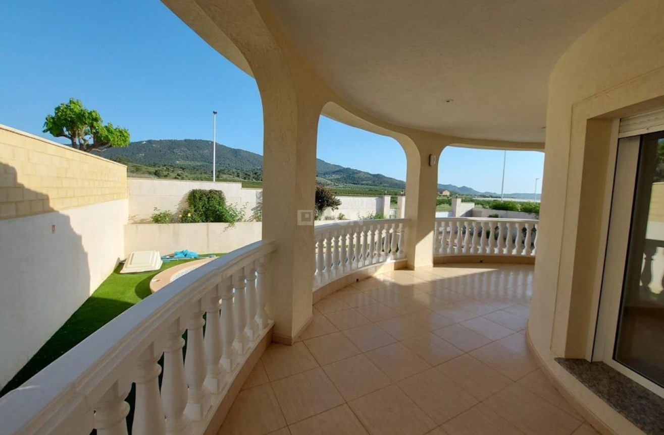 Resale - Villa - Hondón de las Nieves - Inland