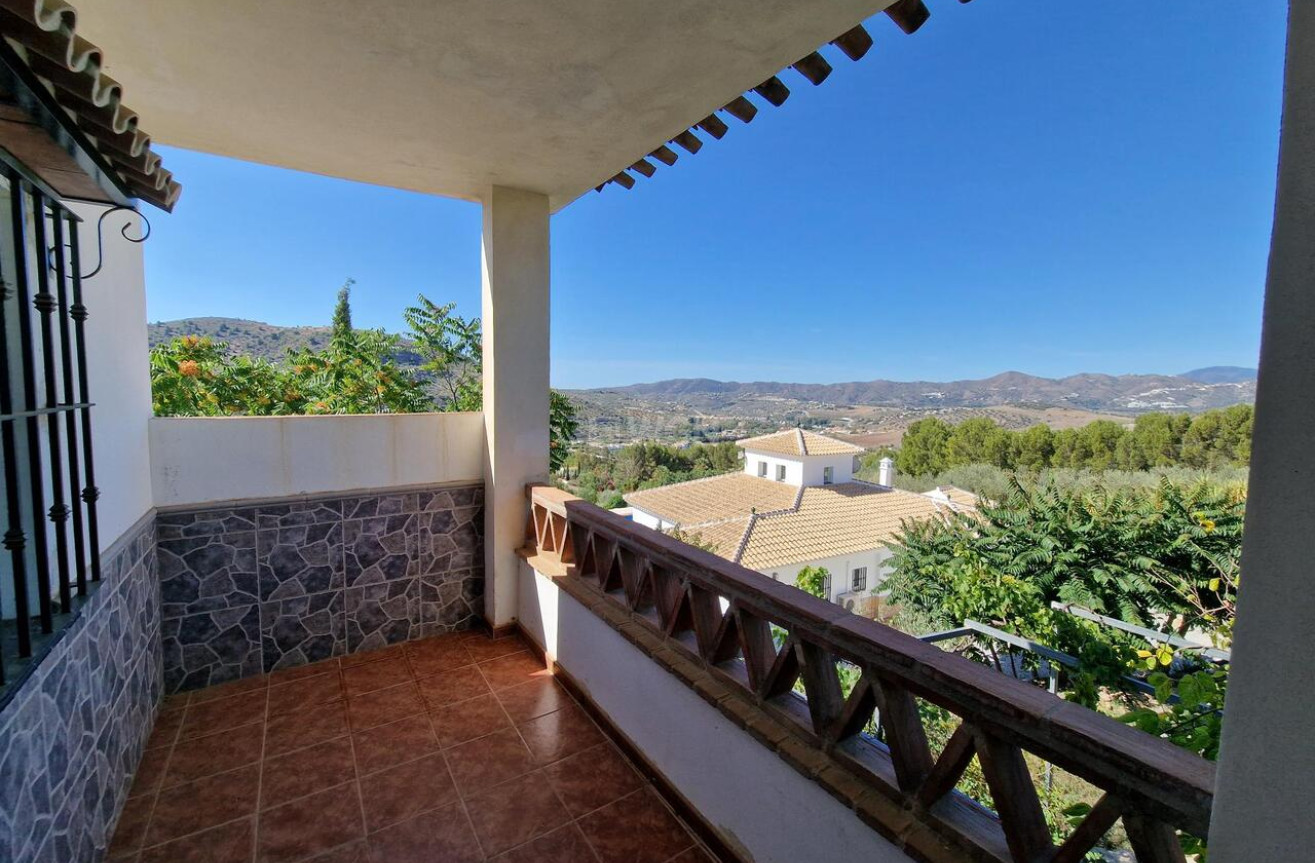 Resale - Villa - Alcaucín - Inland