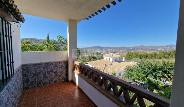 Resale - Villa - Alcaucín - Inland