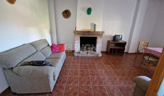 Resale - Villa - Alcaucín - Inland