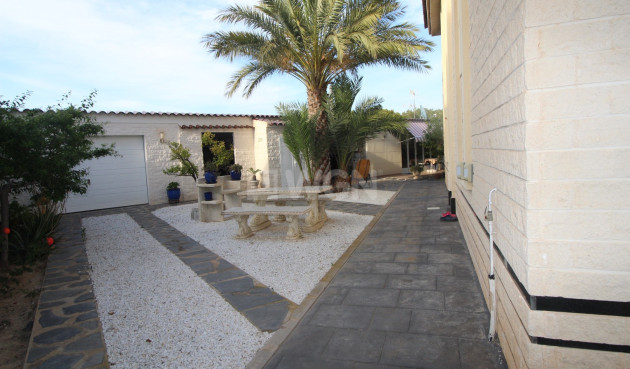 Resale - Villa - Mil Palmeras - Costa Blanca