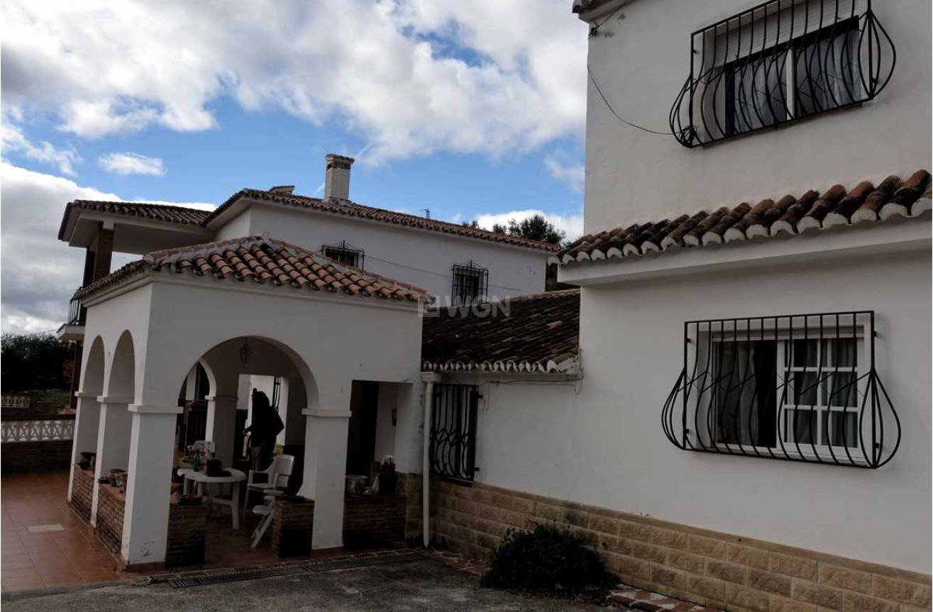 Resale - Villa - Alcaucín - Inland