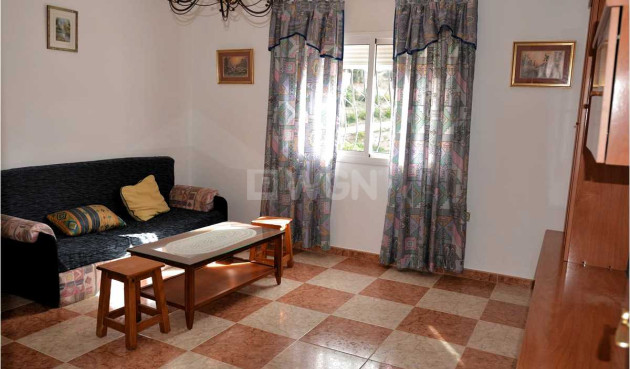 Resale - Villa - Alcaucín - Inland