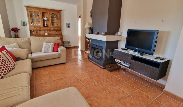 Resale - Villa - Vinuela - Inland