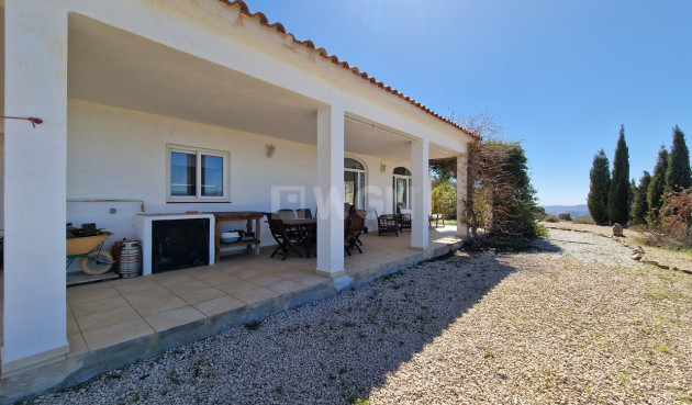 Resale - Villa - Canillas de Aceituno - Inland