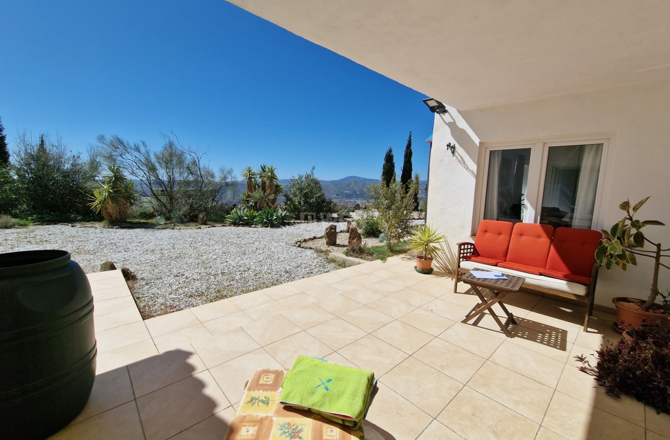 Resale - Villa - Canillas de Aceituno - Inland