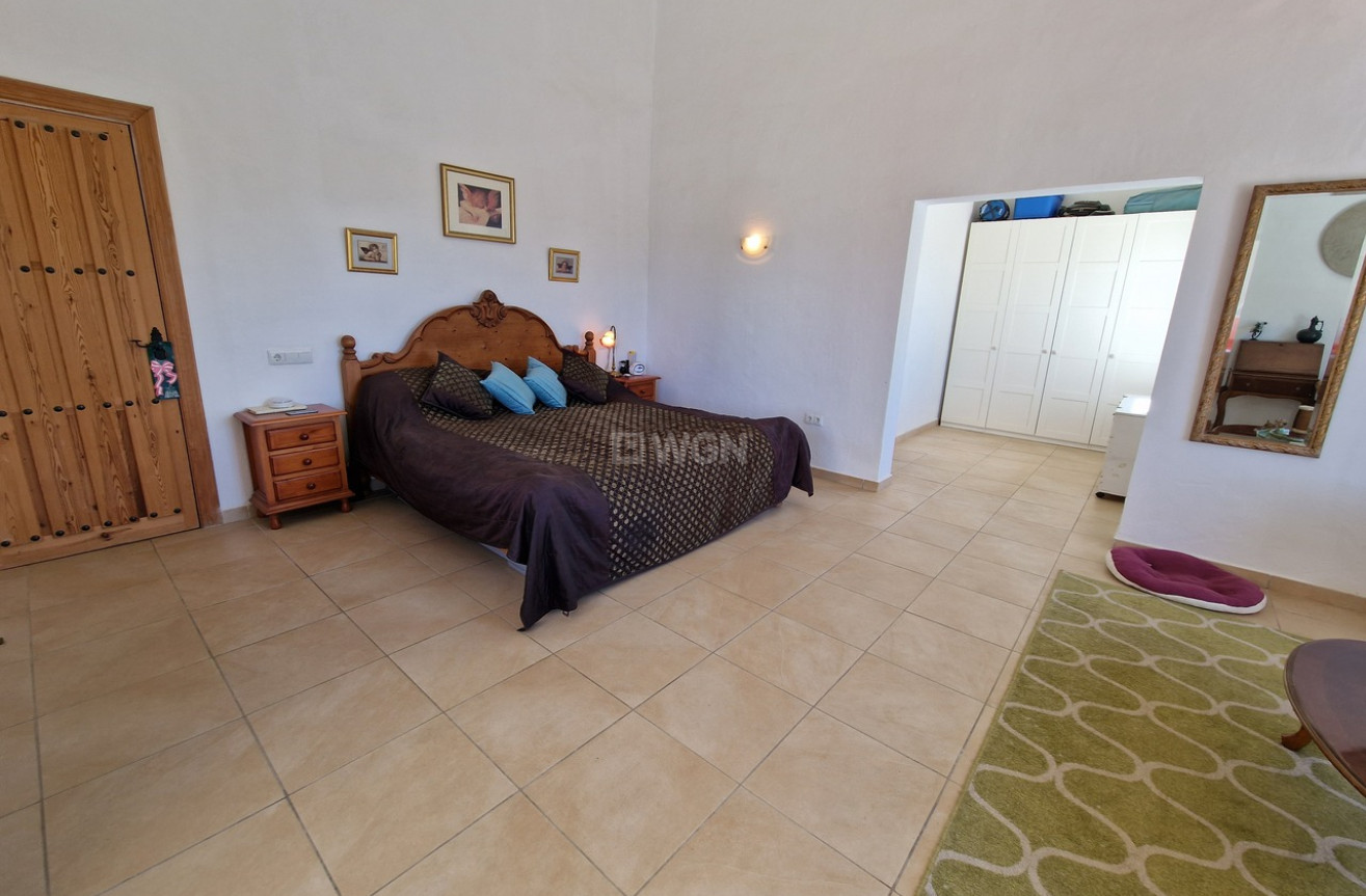 Resale - Villa - Canillas de Aceituno - Inland