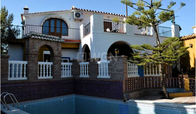 Resale - Villa - Alcaucín - Inland