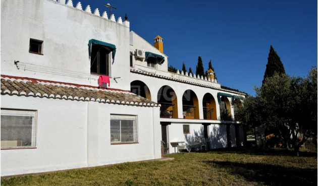 Resale - Villa - Alcaucín - Inland