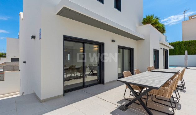 Resale - Villa - Orihuela Costa - Campoamor