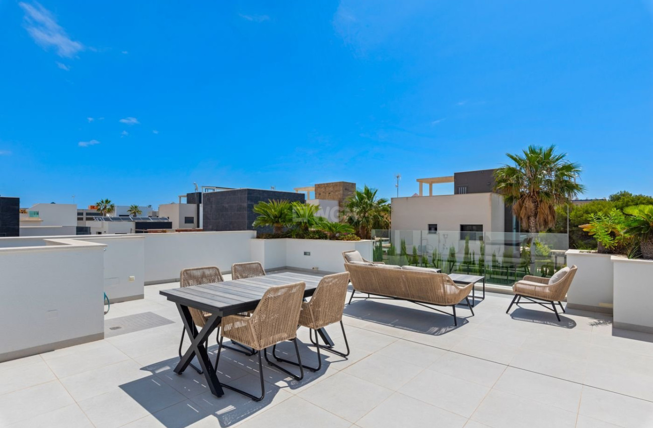 Resale - Villa - Orihuela Costa - Campoamor