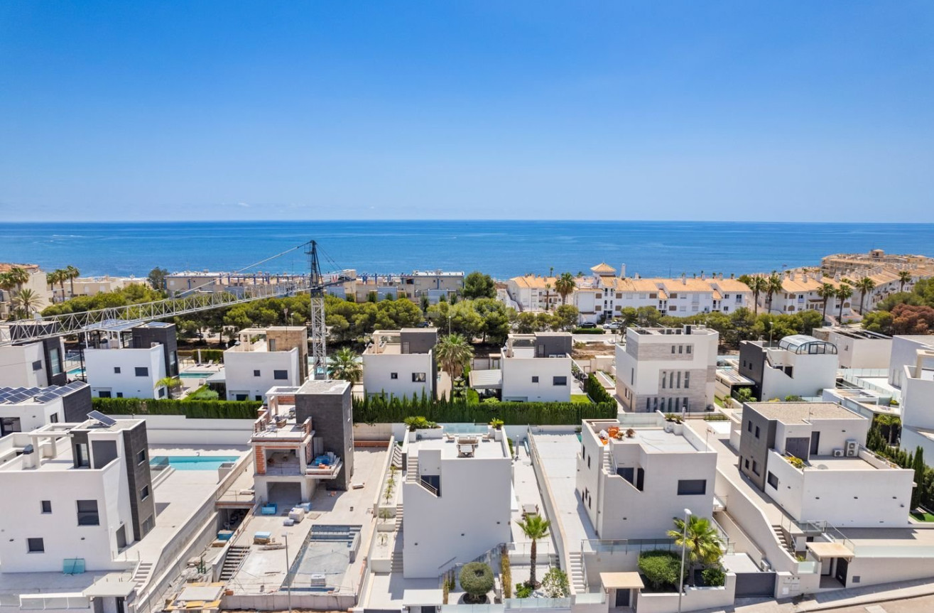 Resale - Villa - Orihuela Costa - Campoamor