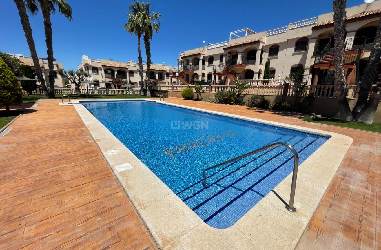 Resale - Bungalow - Torrevieja - Aguas Nuevas 1