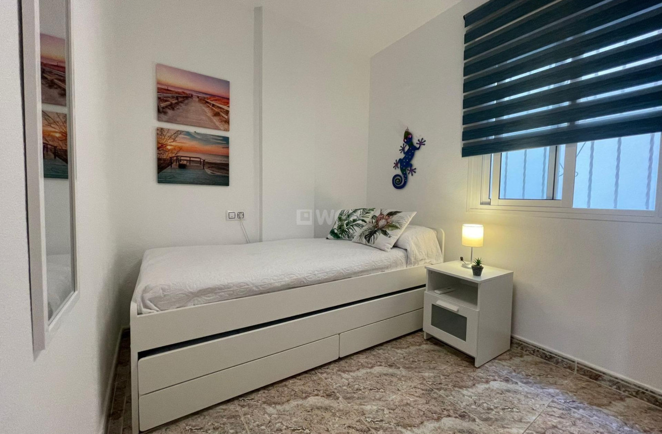 Resale - Apartment / flat - Orihuela Costa - La Zenia