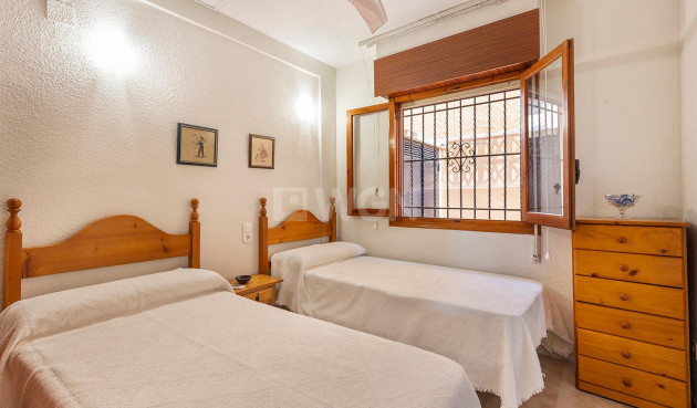 Odsprzedaż - Bungalow - Torrevieja - La Mata