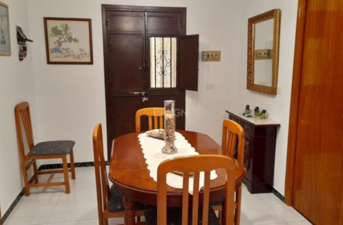 Resale - Townhouse - Pizarra - Inland