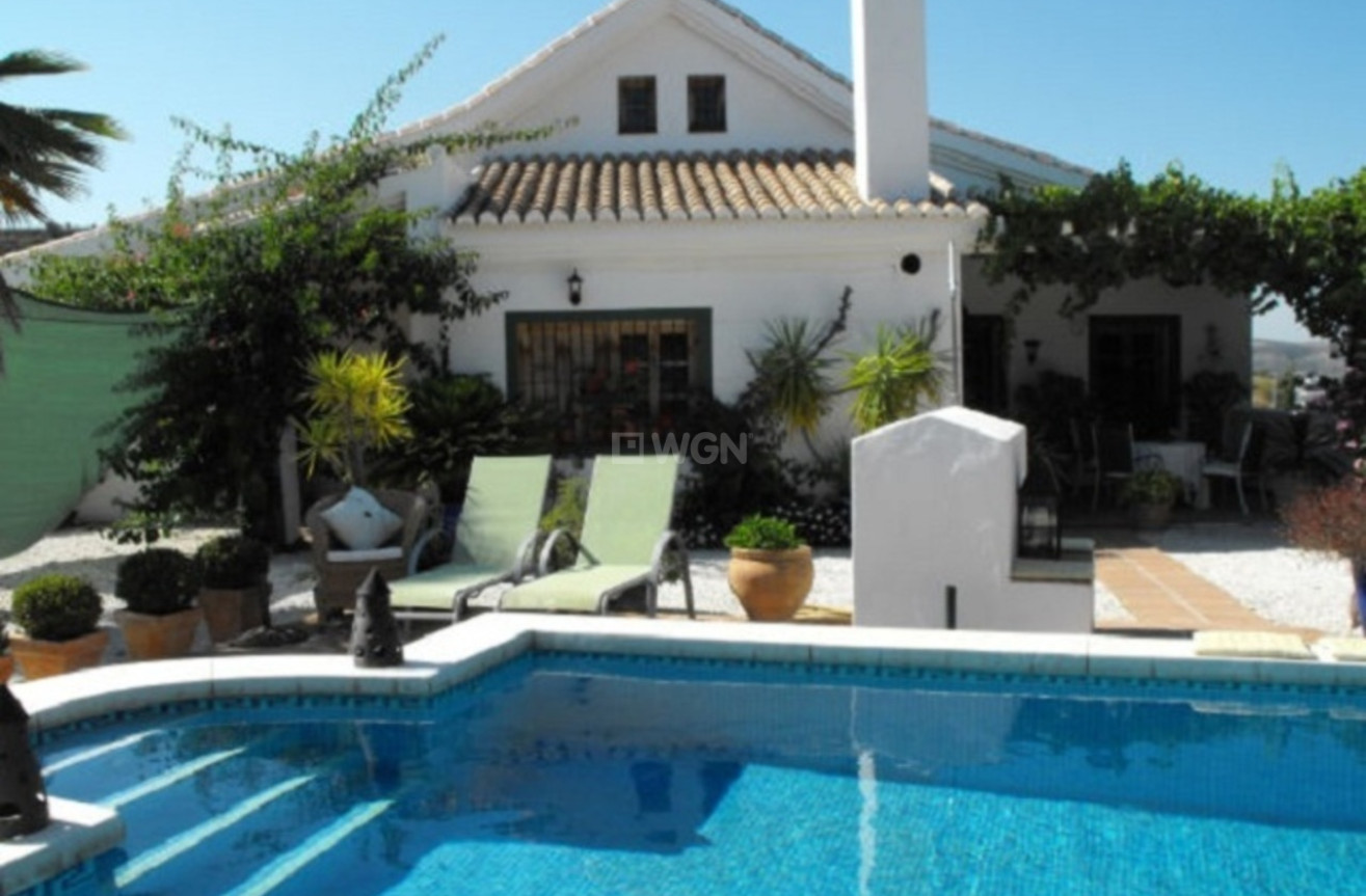 Resale - Villa - Alhaurin el Grande - Inland