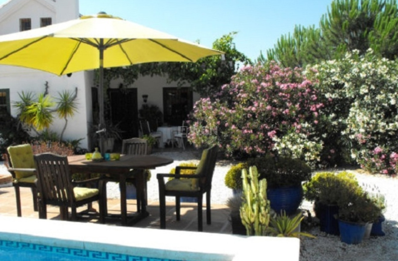 Resale - Villa - Alhaurin el Grande - Inland