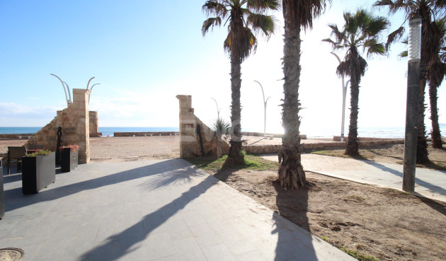 Odsprzedaż - Mieszkanie w bloku - Torrevieja - La Mata