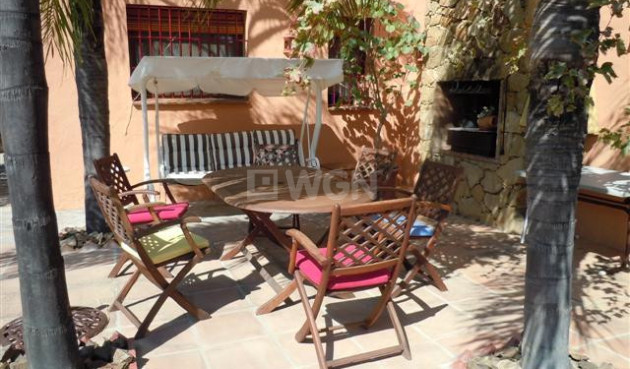 Resale - Villa - Estepona - Costa del Sol