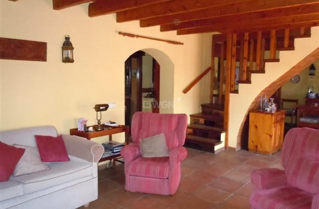 Resale - Villa - Estepona - Costa del Sol