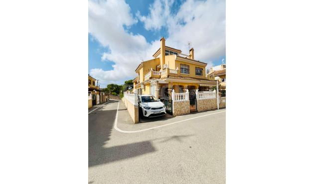 Resale - Townhouse - Orihuela Costa - La Florida