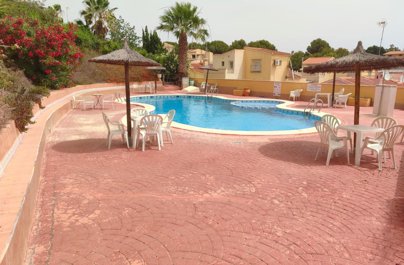 Resale - Bungalow - San Fulgencio - Urbanización Oasis