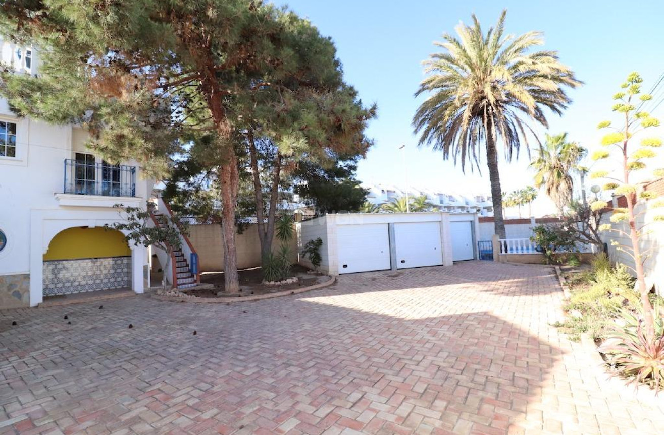 Odsprzedaż - Villa - Orihuela Costa - Costa Blanca