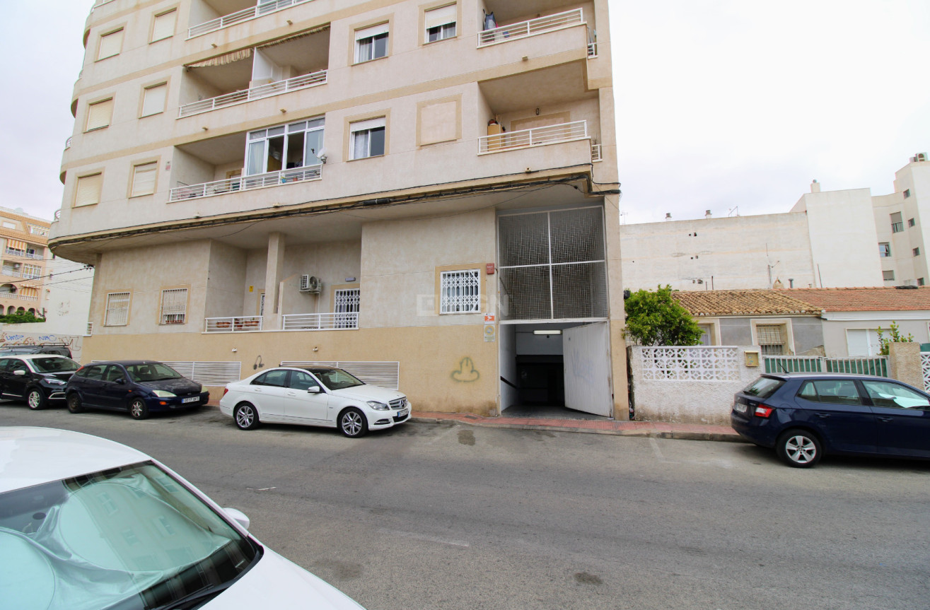 Reventa - Parking - Torrevieja - Costa Blanca