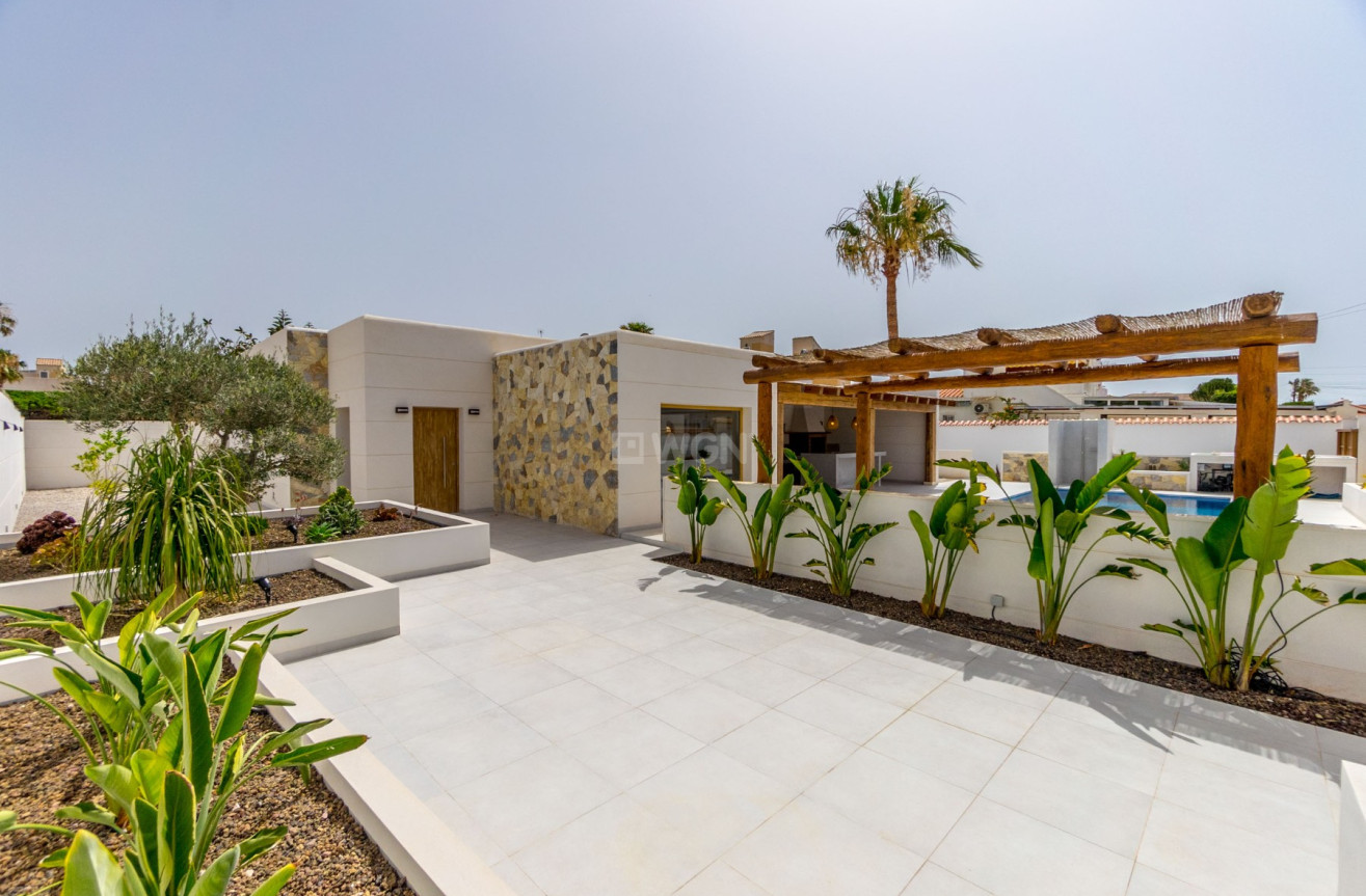 Resale - Villa - Torrevieja - Costa Blanca