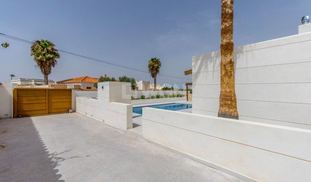 Odsprzedaż - Villa - Torrevieja - Costa Blanca