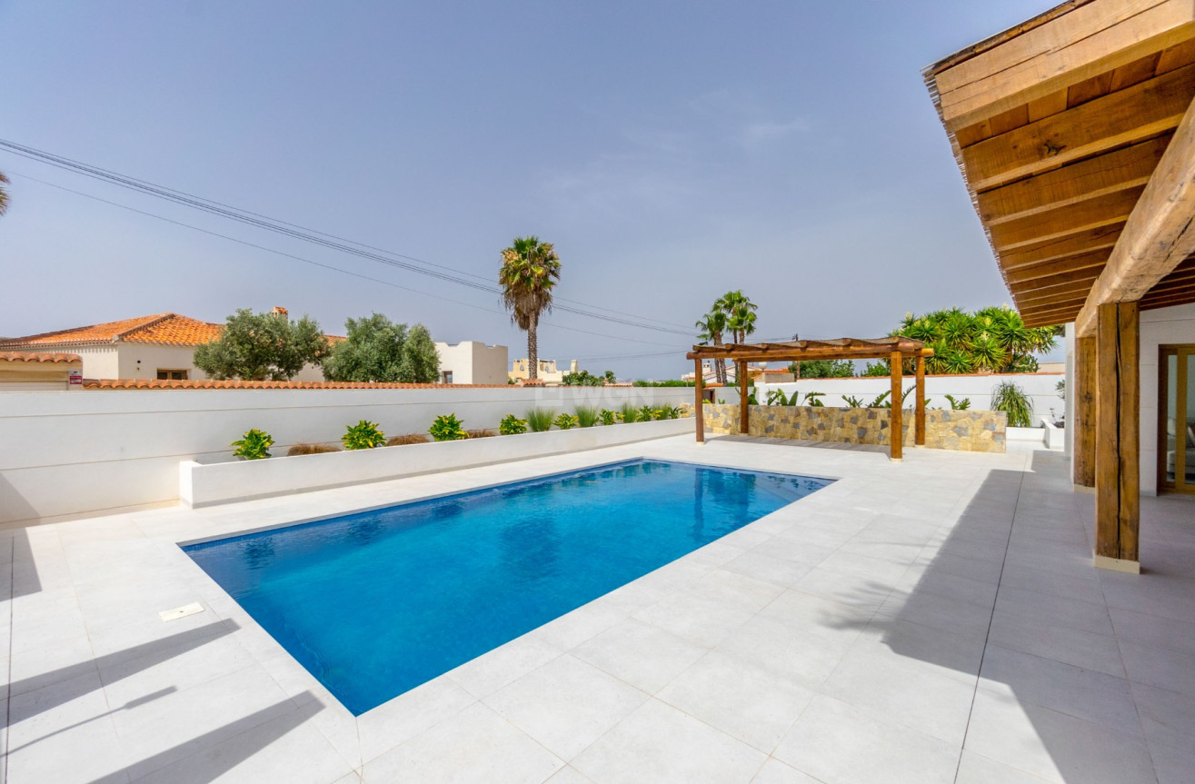 Odsprzedaż - Villa - Torrevieja - Costa Blanca