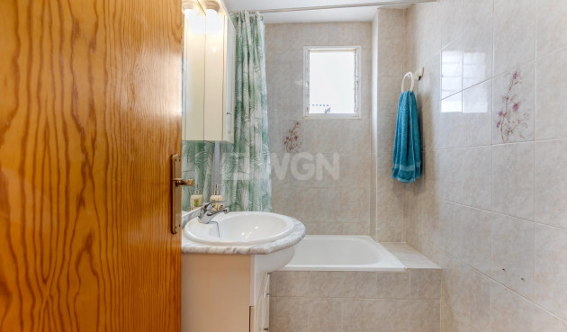 Resale - Apartment / flat - Torrevieja - Torre La Mata