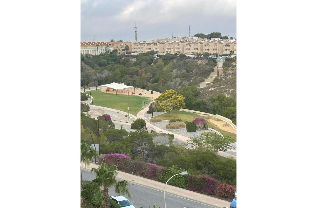 Odsprzedaż - Mieszkanie w bloku - Torrevieja - Torre La Mata