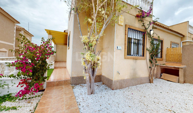 Resale - Townhouse - San Miguel de Salinas - Inland