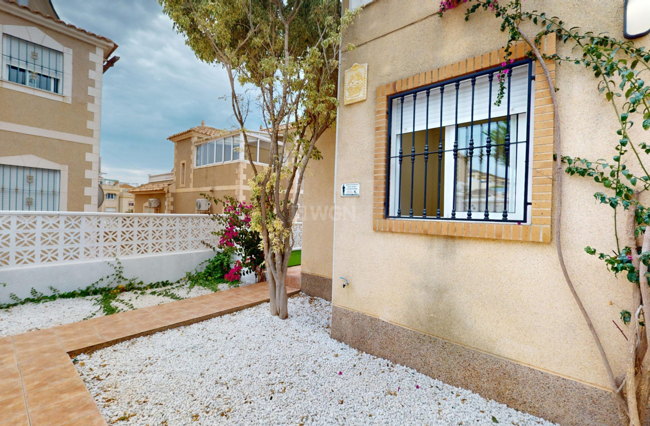 Resale - Townhouse - San Miguel de Salinas - Inland