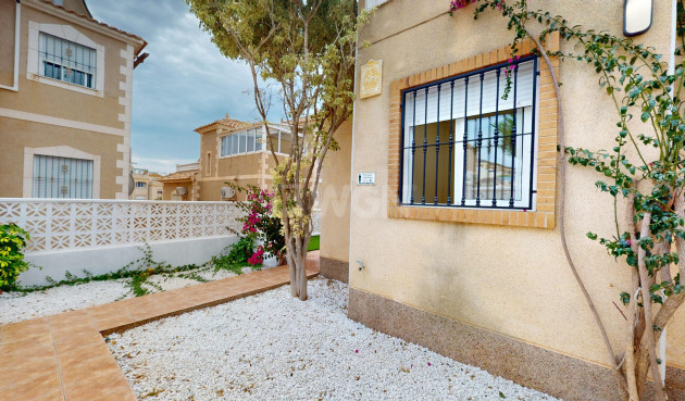 Resale - Townhouse - San Miguel de Salinas - Inland