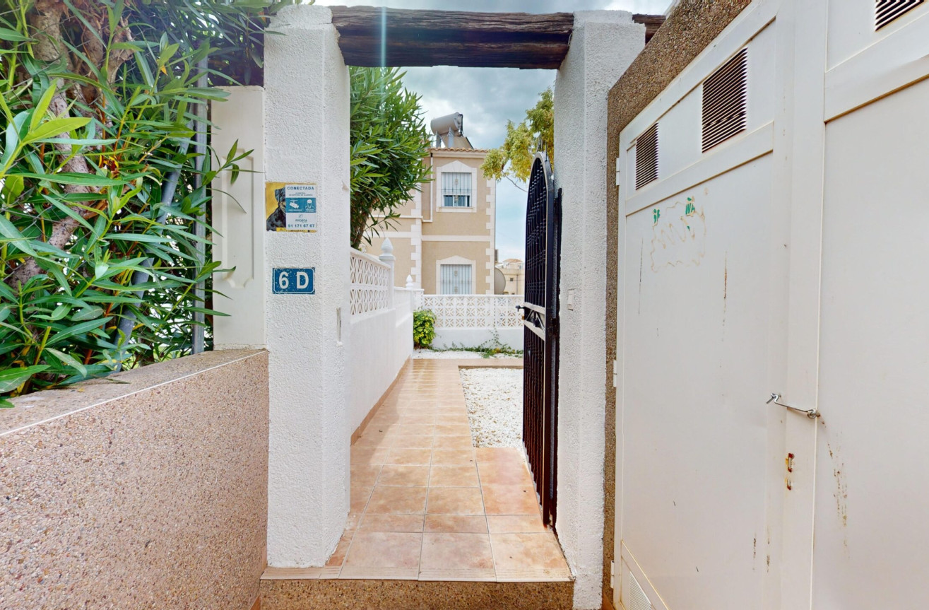 Resale - Townhouse - San Miguel de Salinas - Inland