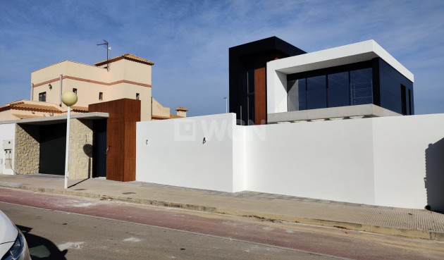 Obra nueva - Villa - Orihuela Costa - La Zenia