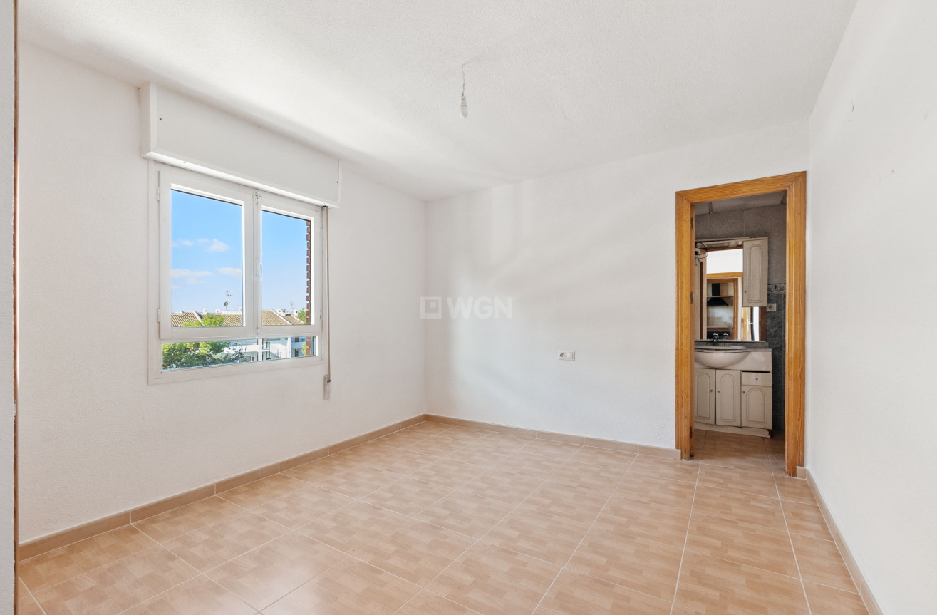 Resale - Apartment / flat - Punta Prima - Costa Blanca