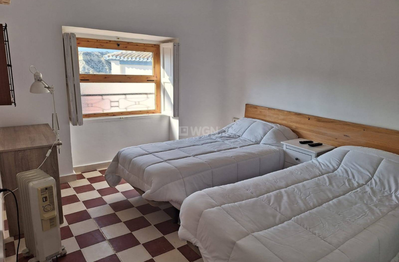 Resale - Townhouse - Mula - Baños De Mula