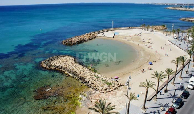 Nowy budynek - Daszek - Torrevieja - La Mata