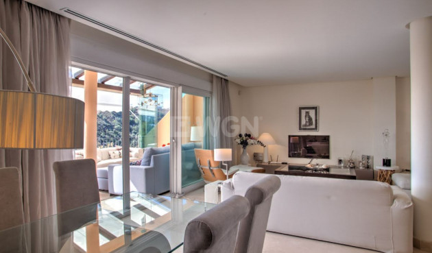 Resale - Penthouse - Nueva Andalucía - Costa del Sol