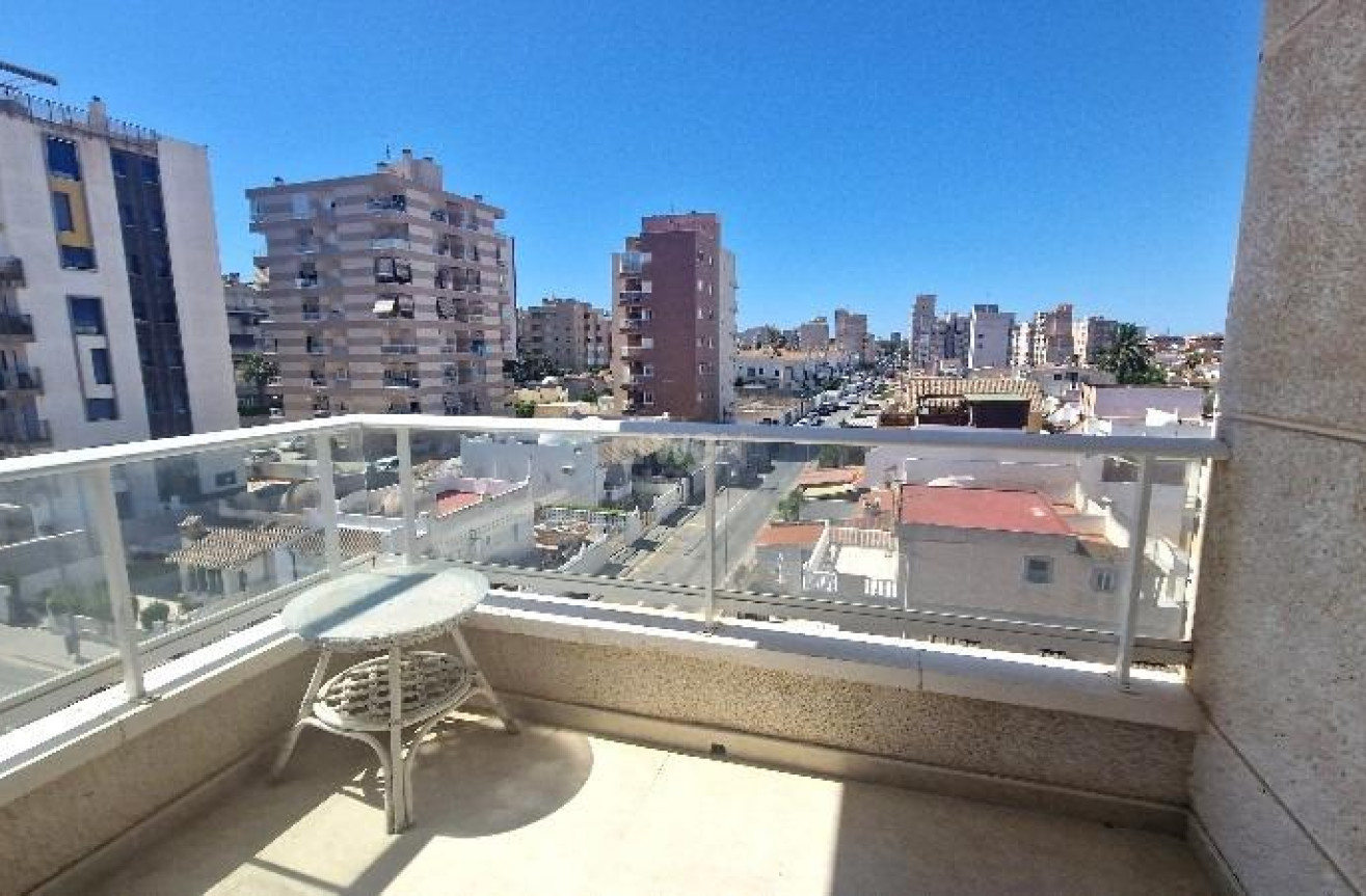 Odsprzedaż - Mieszkanie w bloku - Torrevieja - Nueva Torrevieja