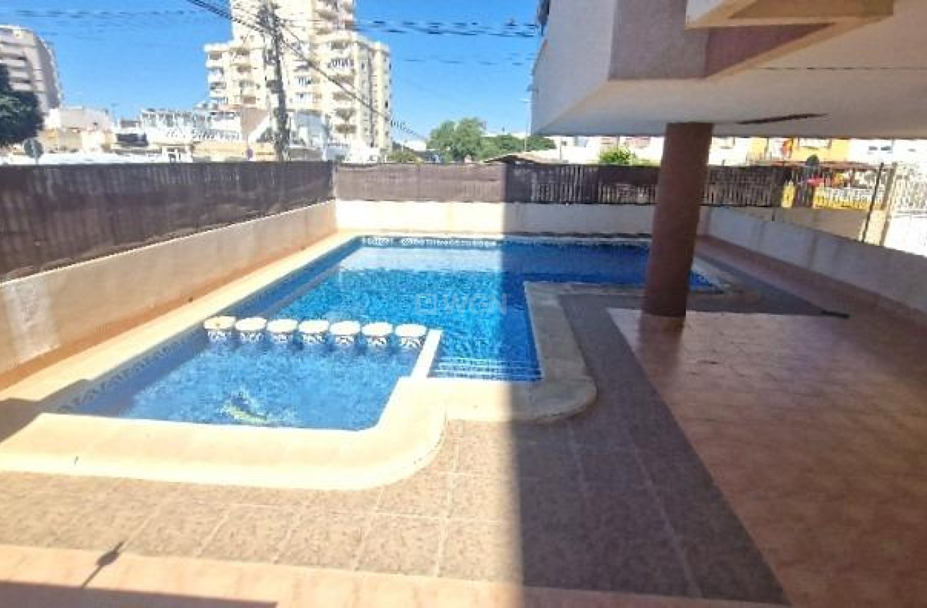 Odsprzedaż - Mieszkanie w bloku - Torrevieja - Nueva Torrevieja