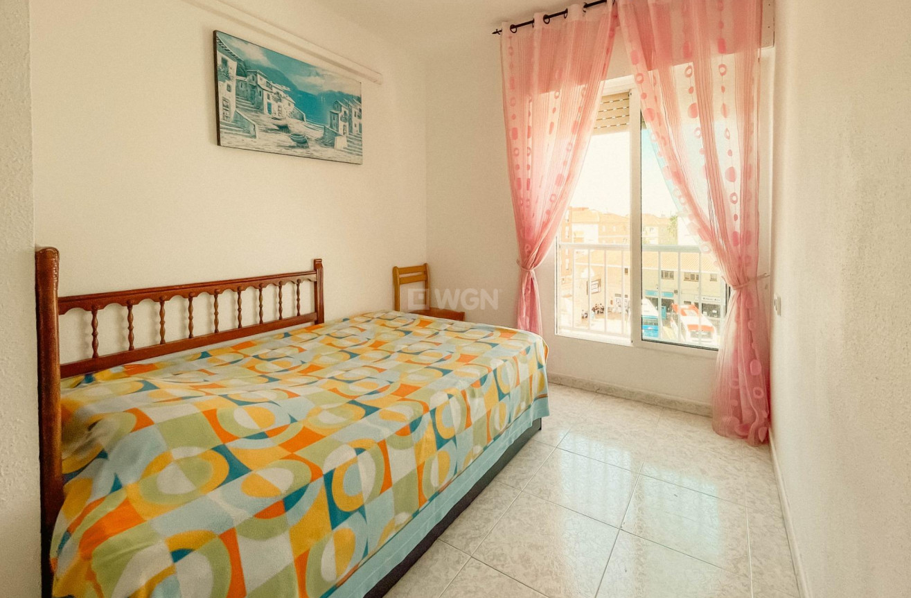 Resale - Apartment / flat - Torrevieja - Estacion De Autobuses