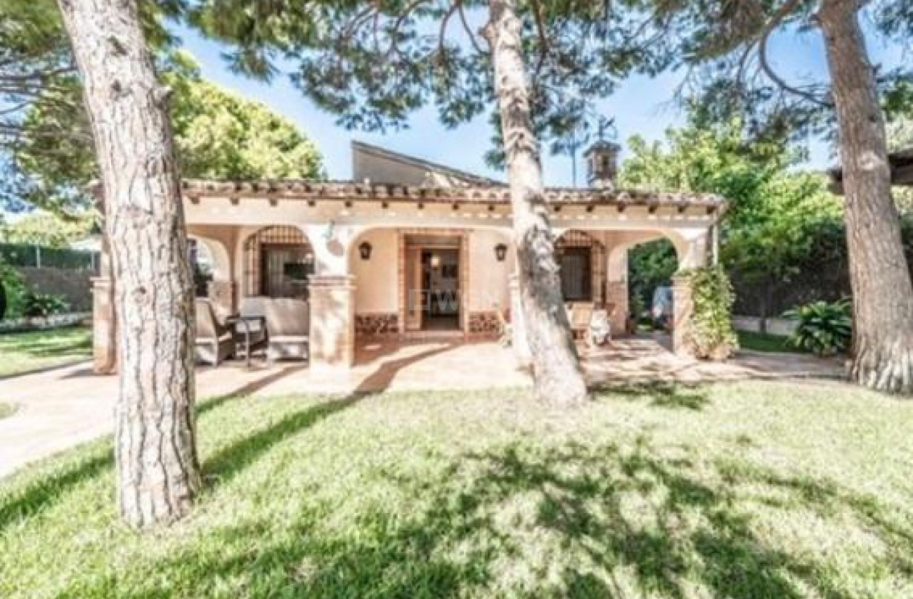 Resale - Villa - Orihuela Costa - Punta Prima