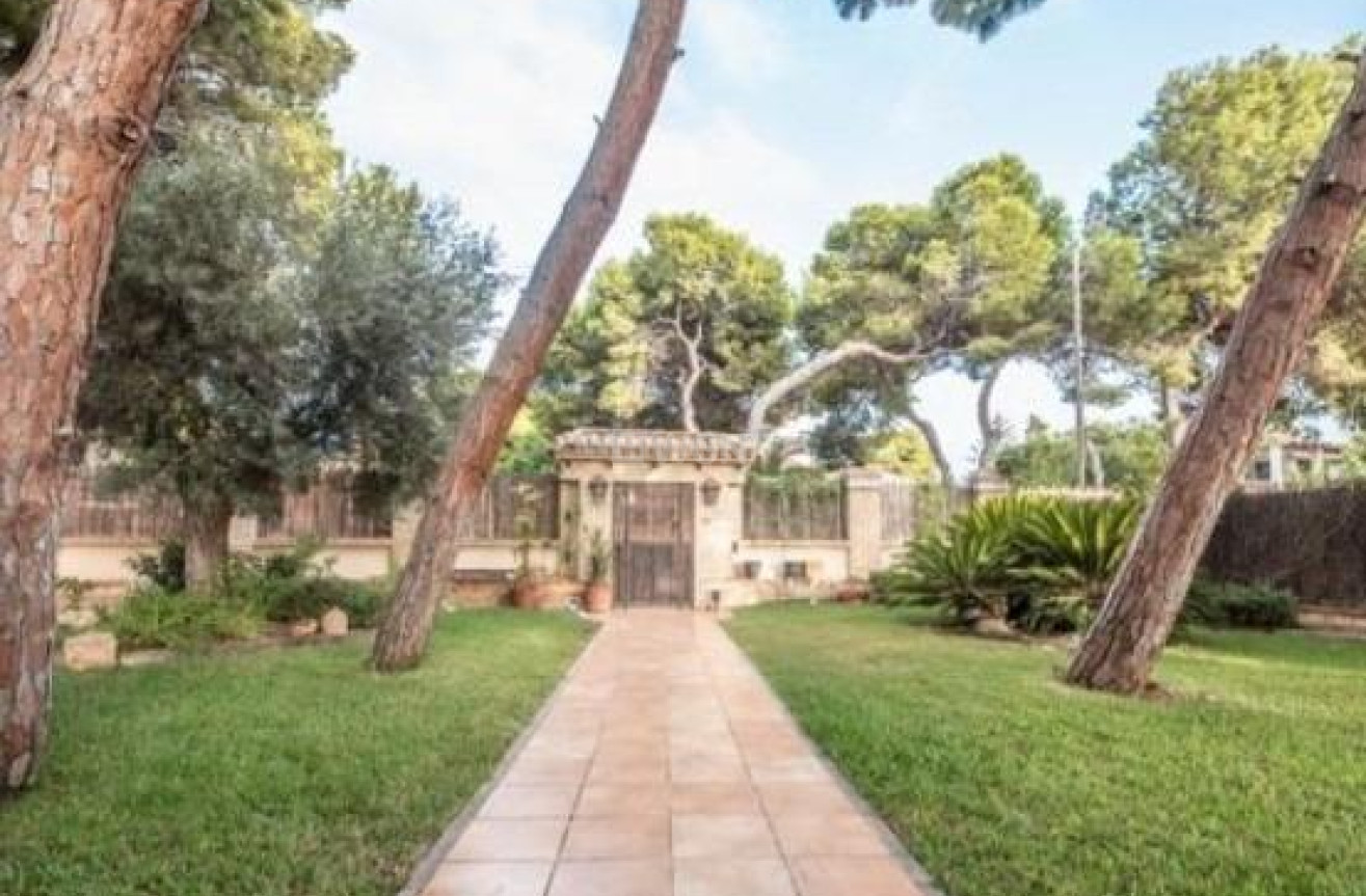 Resale - Villa - Orihuela Costa - Punta Prima