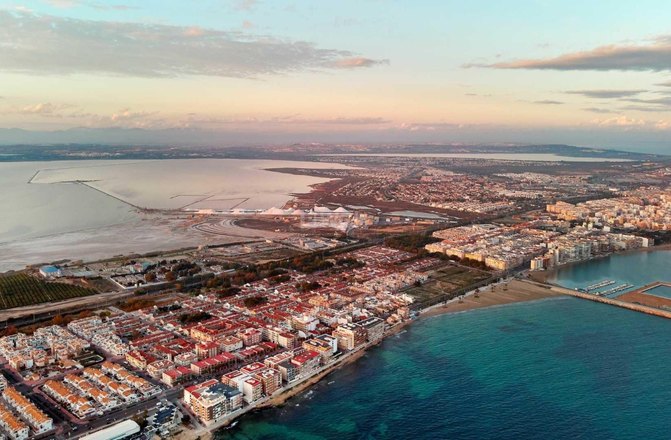 Nowy budynek - Mieszkanie w bloku - Torrevieja - Playa de los Locos